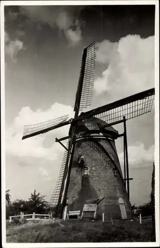 Foto Ak Blick auf eine Windmühle