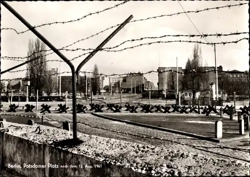 Ak Berlin Tiergarten, Potsdamer Platz nach dem 13. August 1961, Berliner Mauer
