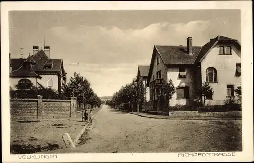 Ak Völklingen im Saarland, Richardstraße, Wohnhäuser