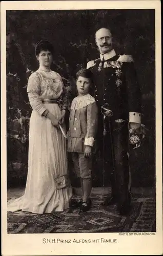 Ak Prinz Alfons und Prinzessin Sophie von Bayern mit Sohn Joseph Clemens