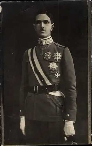 Foto Ak König Umberto II von Italien, Portrait in Uniform, Orden