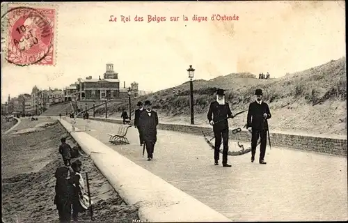 Ak Ostende Westflandern, Le Roi des Belges sur la digue, König Leopold II.