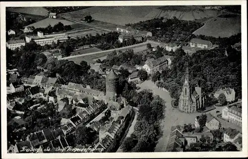 Ak Freiberg in Sachsen, Fliegeraufnahme, Kirche und Turm, Straßenpartie, Wohnhäuser
