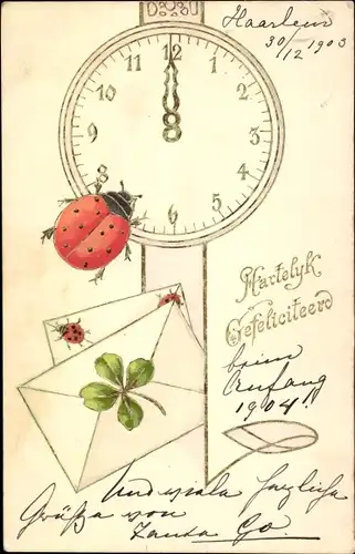 Präge Ak Hartelijk Gefeliciteerd, Marienkäfer, Uhr, Brief, Glücksklee