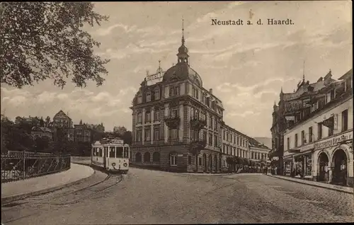 Ak Neustadt an der Haardt Neustadt an der Weinstraße, Straßenpartie, Straßenbahn