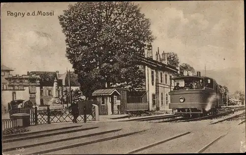 Ak Pagny sur Meuse Lothringen Meuse, Bahnhof, Gleisansicht