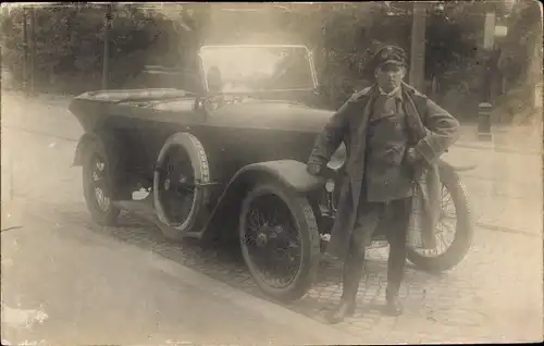Foto Ak Automobil, Mann in Uniform, Chauffeur