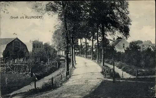 Ak Klundert Nordbrabant, Straßenpartie, Wohnhäuser