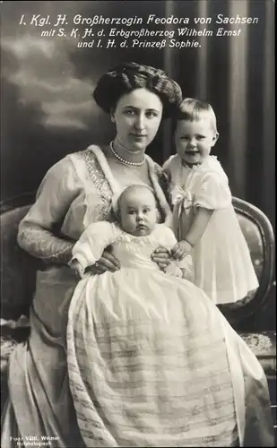 Ak Großherzogin Feodora von Sachsen-Meiningen mit Kindern, Portrait