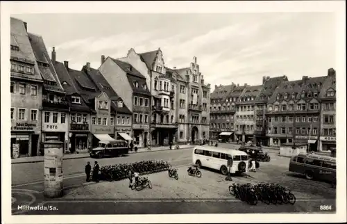 Ak Mittweida in Sachsen, Marktplatz, Geschäftshäuser, Omnibusse, Fahrräder