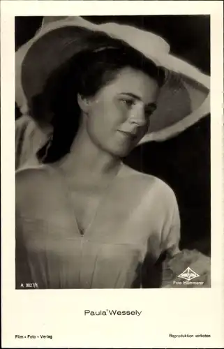 Ak Schauspielerin Paula Wessely, Portrait, Hut