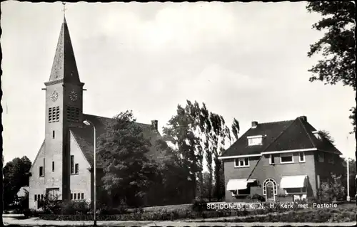 Ak Schoonebeek Drenthe Niederlande, N. H. Kerk met Pastorie