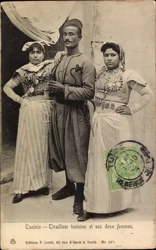 Ak Tunesien, Tiralleur tunisien et ses deux femmes