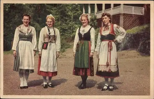 Ak Frauen in finnischen Trachten, Volkstrachten