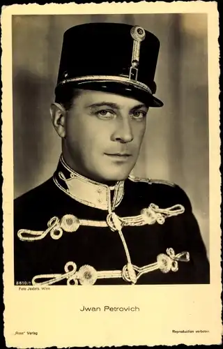 Ak Schauspieler Ivan Petrovich, Portrait in Uniform, Ross Verlag 8810 1