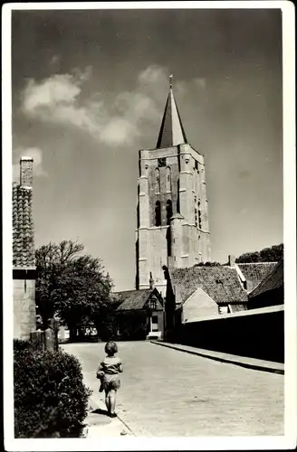 Ak Oostkapelle Walcheren Zeeland, Kirche, Straßenpartie