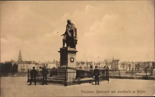 Ak Vlissingen Zeeland Niederlande, Boulevard met standbeeld de Ruijter