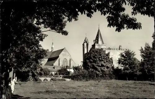 Ak Haamstede Zeeland Niederlande, Slot Witte van Haemstede en Ned. Herv. Kerk