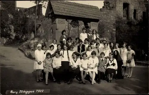 Ak Nideggen in der Eifel, Burg, Gruppenfoto 1929