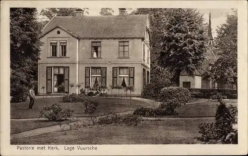 Ak Lage Vuursche Baarn Utrecht Niederlande, Pastorie met Kerk