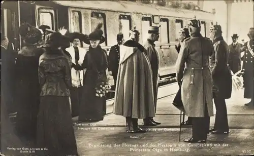 Ak Begrüßung des Herzogs und der Herzogin von Cumberland mit der Prinzessin Olga in Homburg