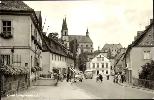 Ak Schirgiswalde in Sachsen, Straßenpartie, Kirche