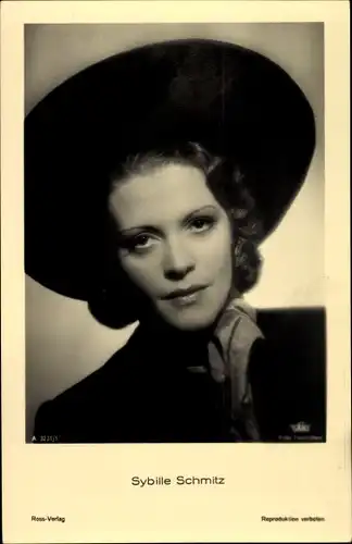 Ak Schauspielerin Sybille Schmitz, Portrait mit Hut, Ross Verlag A 3231 1