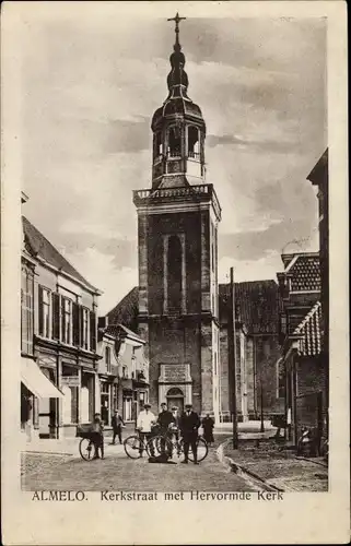 Ak Almelo Overijssel Niederlande, Kerkstraat met Hervormde Kerk