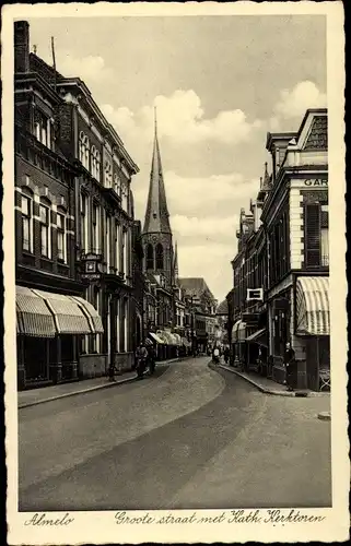 Ak Almelo Overijssel Niederlande, Groote straat met Kath. Kerktoren