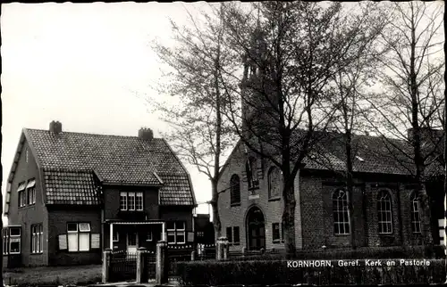 Ak Kornhorn Groningen Niederlande, Geref. Kerk en Pastorie