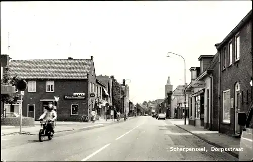 Ak Scherpenzeel Gelderland, Dorpsstraat