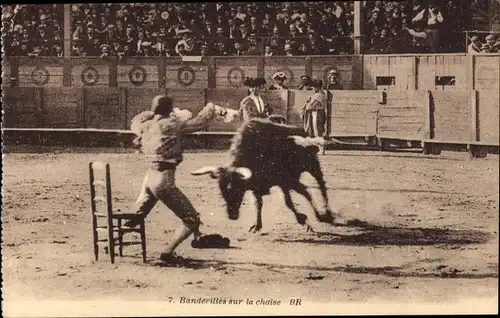 Ak Stierkampf, Corrida de Toros, Banderilles sur la chaise