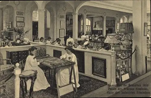 Ak Bruxelles Brüssel, Exposition 1910, Palais des Travaux Feminins, Salle des Industries Feminines