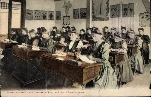 Ak Ans Wallonien Lüttich, Pensionnat des Dames Ursulines, Classe Moyenne