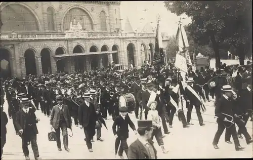 Foto Ak Zürich Stadt Schweiz, Festumzug in der Stadt