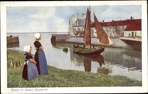 Ak Veere Zeeland Niederlande, Partie am Hafen, Mädchen in Trachten