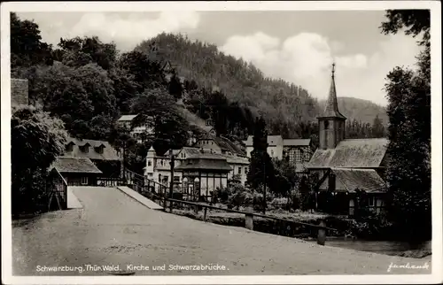 Ak Schwarzburg im Schwarzatal Thüringen, Kirche und Schwarzabrücke