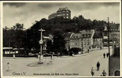 Ak Greiz im Vogtland, Hindenburgbrücke mit Blick zum Oberen Schloss