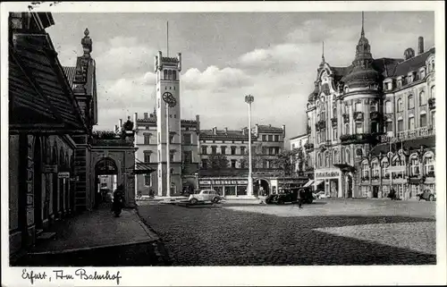 Ak Erfurt in Thüringen, Am Bahnhof