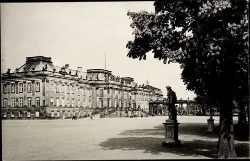 Ak Potsdam, Schloss, Denkmal