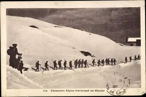 Ak Chasseurs Alpins en marche dans les neiges, Alpenjäger, Gebirgsjäger