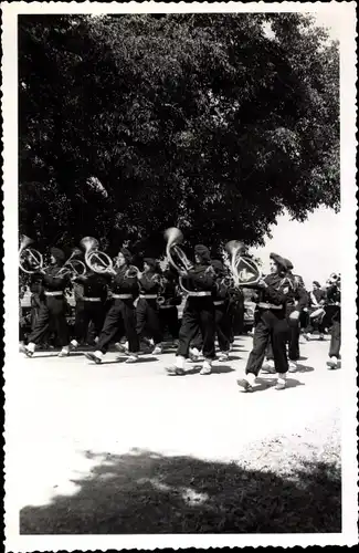 Foto Marschierende französische Soldaten in Uniformen, Gebirgsjäger
