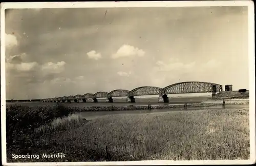 Ak Moerdijk Nordbrabant Niederlande, Spoorbrug