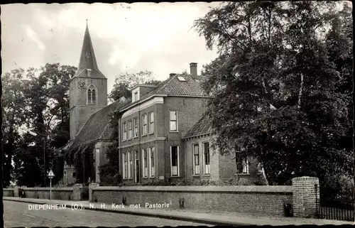 Ak Diepenheim Overijssel, N. H. Kerk met Pastorie