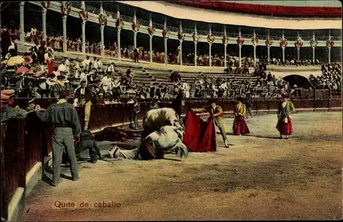 Ak Corrida de Toros, Quite de caballo, Stierkampf