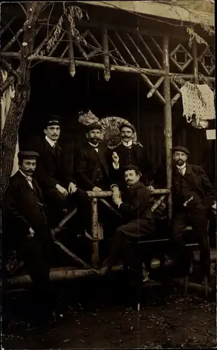 Foto Ak Schömberg im Schwarzwald Württemberg, Männergruppe