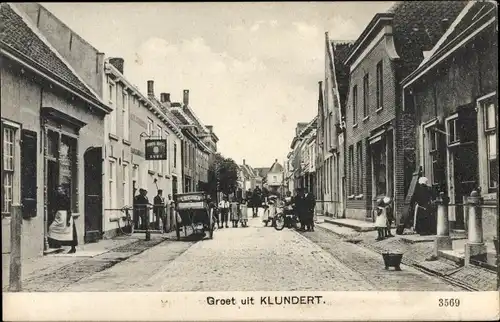 Ak Klundert Nordbrabant, Straßenpartie, Passanten