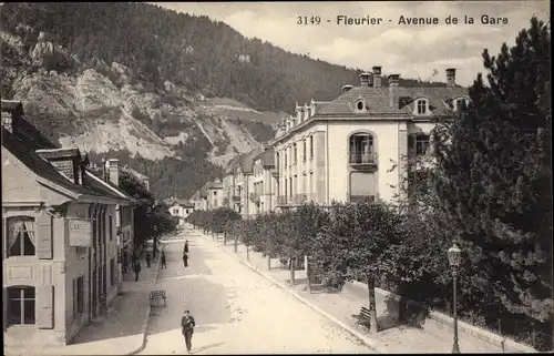 Ak Fleurier Val de Travers Kanton Neuenburg, Avenue de la Gare