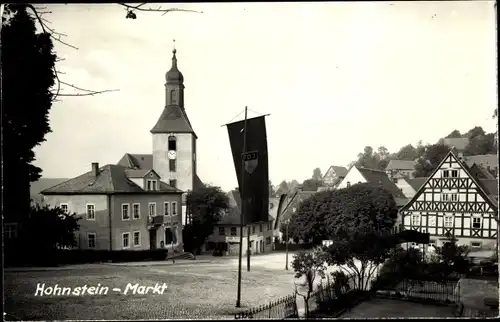 Ak Hohnstein Sächsische Schweiz, Markt, Kirchturm, FDJ Fahne