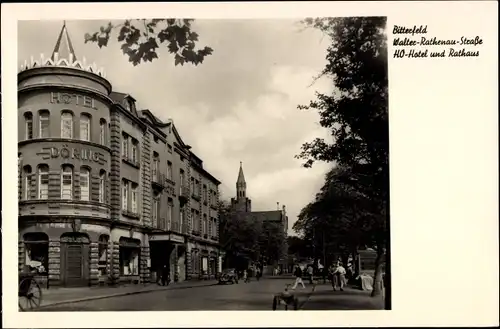 Ak Bitterfeld in Sachsen Anhalt, Walter-Rathenau-Straße, HO-Hotel Döring und Rathaus
